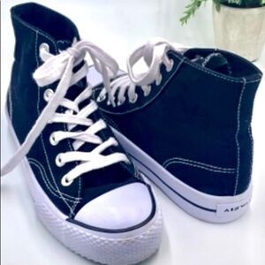 Airwalk Legacee Black High Top Sneakers size 7, non-marking sole retro EUC